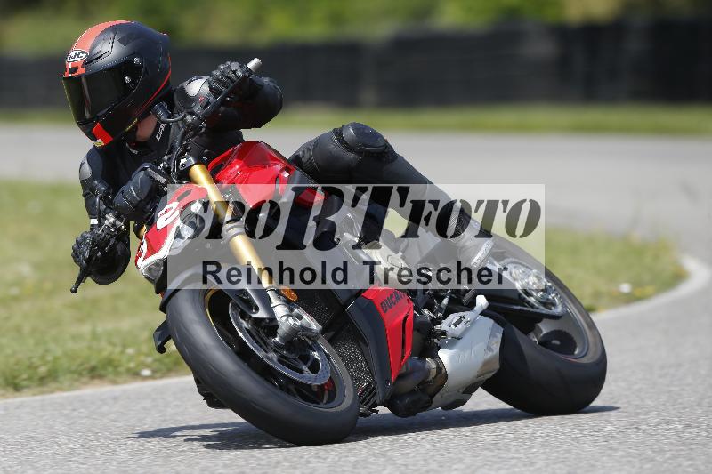/27 12.06.2025 Ducati Schweiz Trackday Warmup  ADR/gelb-jeaune/32